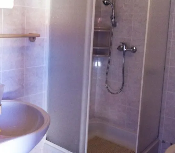 Gloria 아파트 자톤