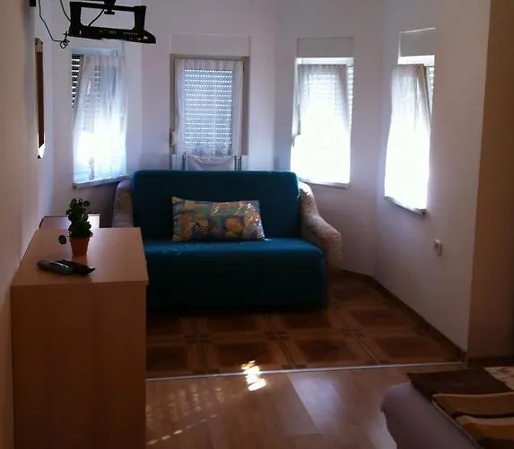 아파트 Gloria 자톤